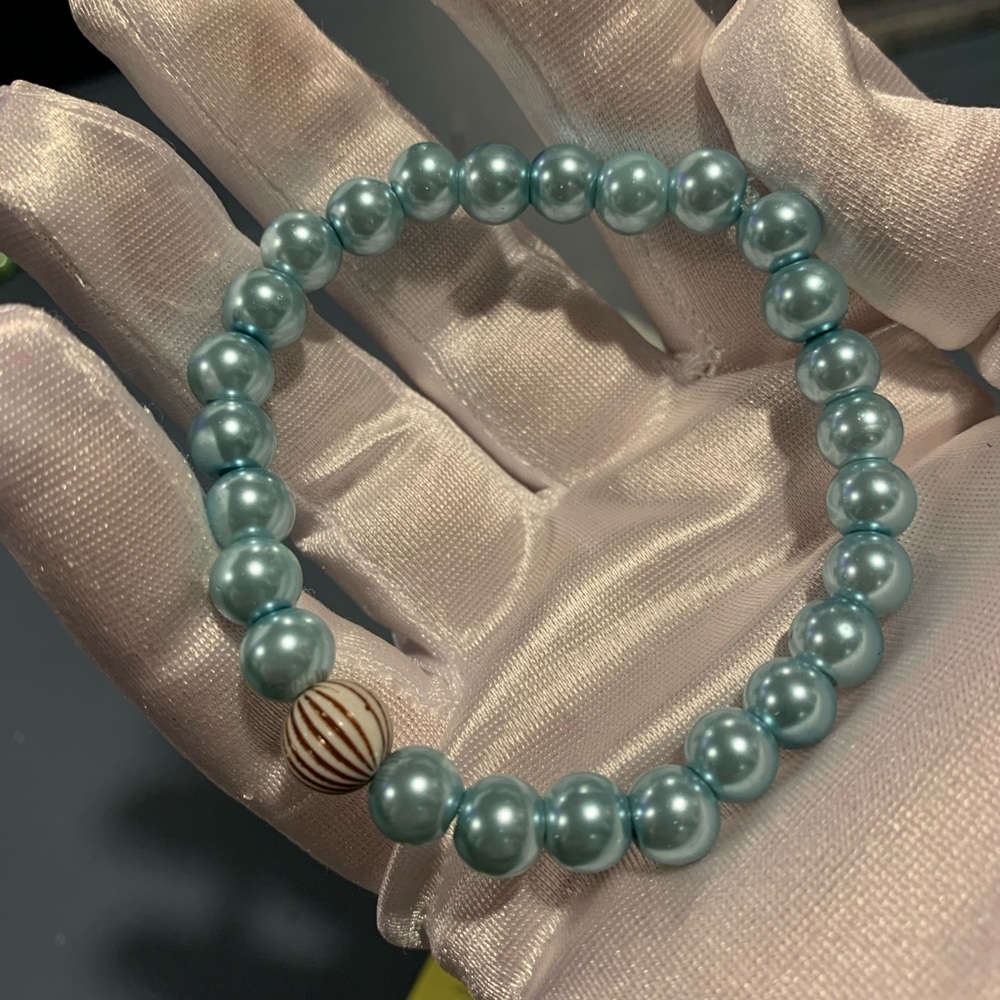 👾5 for $25 🧵Blue beaded Bracelet 🧵